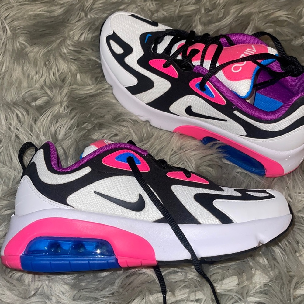 Nike never worn shoes